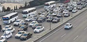 Bakının bəzi küçə və prospektlərində sıxlıq var