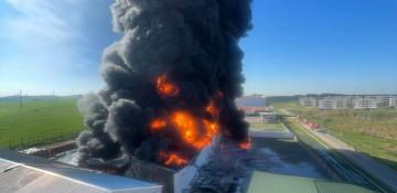   Drone strike triggers fire at Castrol warehouses near Erbil -  VIDEO   