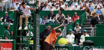 Medvedev thrashed 6-0, 6-0 by Berrettini in Monte Carlo