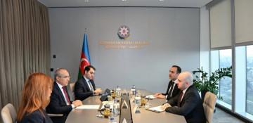 Mikayıl Cabbarov “Yüksəliş müsabiqəsi” qalibləri ilə Mentorluq proqramını müzakirə edib