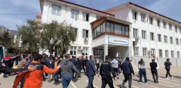   Türkiyədə məktəblərdə hücumlarla bağlı istintaq davam edir, 83 nəfər saxlanılıb  