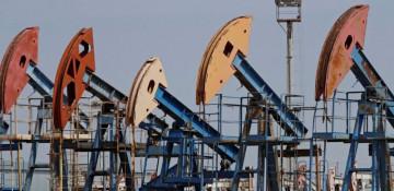 Oil prices jump above $102 amid Strait tensions