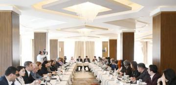Azerbaijani, Armenian civil society representatives continue dialogue