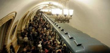 Bakı Metropoliteninin “28 May” stansiyasında sərnişin qatar yoluna düşərək həyatını itirib