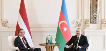   Azerbaijani, Latvian presidents hold one-on-one meeting in Baku  