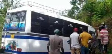 34 schoolchildren hospitalized after bus accident in central Sri Lanka