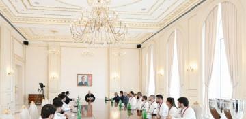   President Ilham Aliyev receives wrestlers who won European Championships in team standings  