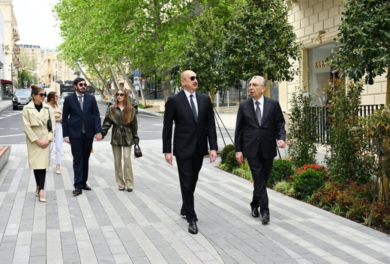   Prezident İlham Əliyev Bakının İslam Səfərli küçəsinin yenidənqurmadan sonra açılışında iştirak edib  