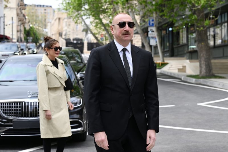 News about -   Prezident İlham Əliyev Bakının İslam Səfərli küçəsinin yenidənqurmadan sonra açılışında iştirak edib  
