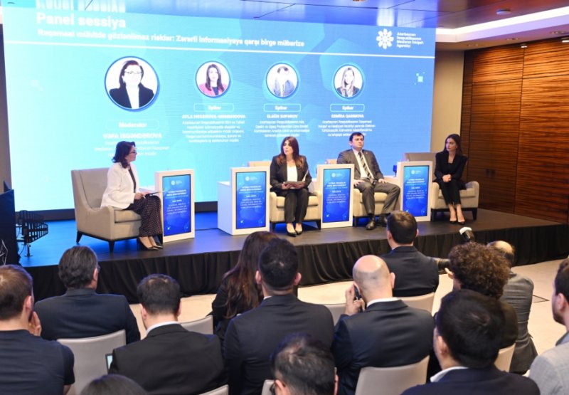 Rəqəmsal mühit riskləri III Forumun panel sessiyasında gündəmə gətirilib