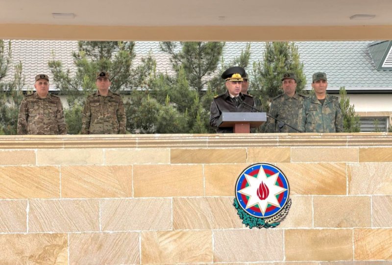 Hərbi prokuror Müdafiə Nazirliyinin artilleriya hərbi hissəsində şəxsi heyətlə görüşüblər