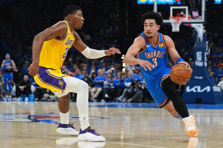 NBA playoffs: Thunder overpower Lakers in Game 1, Pistons beat Cavs
