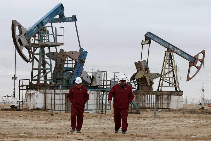 Oil prices deccline in global markets