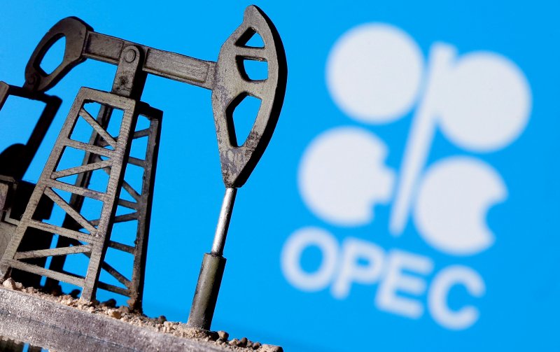 Oil production in OPEC countries down to 36-year minimum: Bloomberg