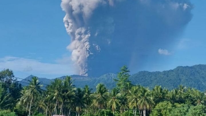 At least 2 killed in volcano eruption in Indonesia