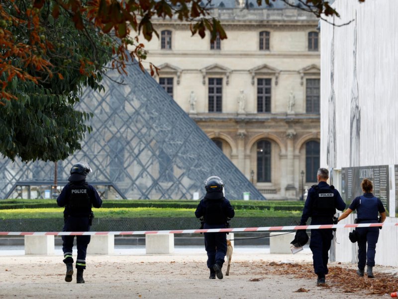 Man suspected of plotting violent attack had sought to target Louvre, officials say