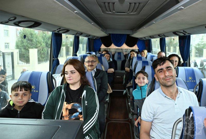 News about -   Böyük Qayıdış çərçivəsində Zəngilan şəhərinə və Cəbrayılın Şükürbəyli kəndinə köç karvanları yola salınıb  