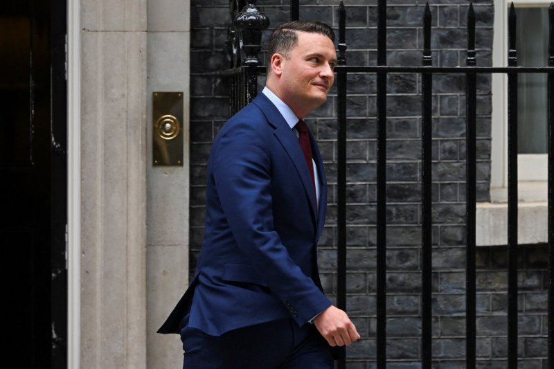 Böyük Britaniyanın səhiyyə naziri Ues Stritinq istefa verib