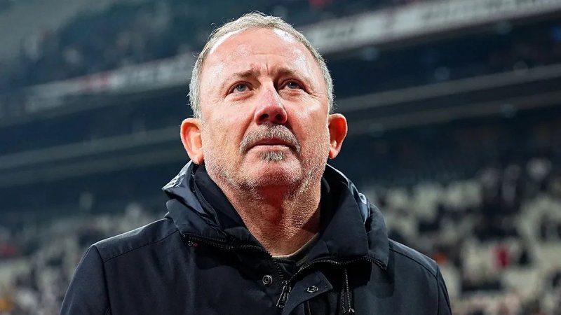 Beşiktaş baş məşqçi Sərgən Yalçınla yollarını ayırıb
