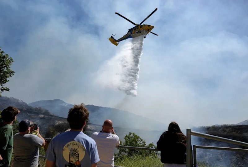 California wildfire burns over 1,300 acres, thousands evacuated