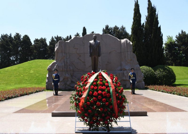 2026/05/1779195420.webp + Belarus nümayəndə heyəti Fəxri xiyabanı və Zəfər parkını ziyarət edib News about - Belarus nümayəndə heyəti Fəxri xiyabanı və Zəfər parkını ziyarət edib
