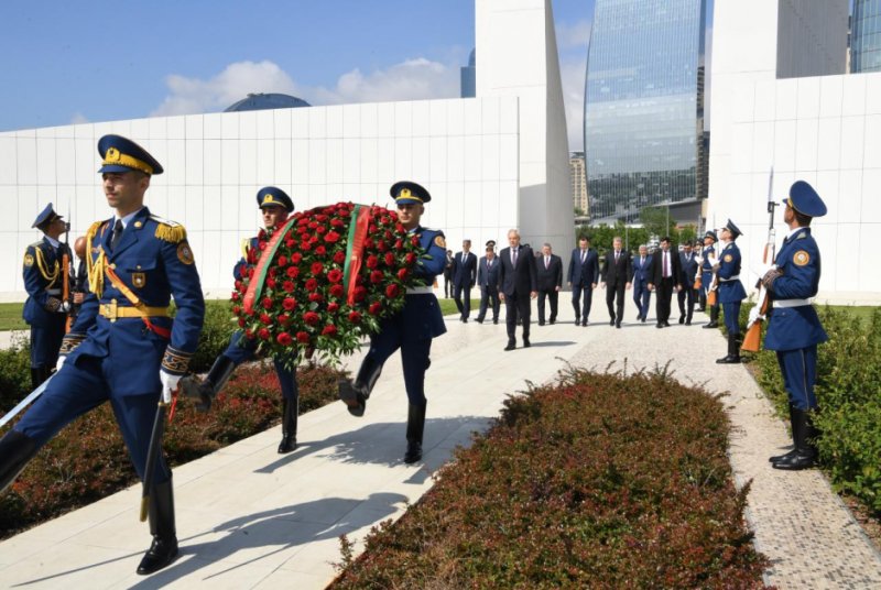 2026/05/1779195420.webp + Belarus nümayəndə heyəti Fəxri xiyabanı və Zəfər parkını ziyarət edib News about - Belarus nümayəndə heyəti Fəxri xiyabanı və Zəfər parkını ziyarət edib