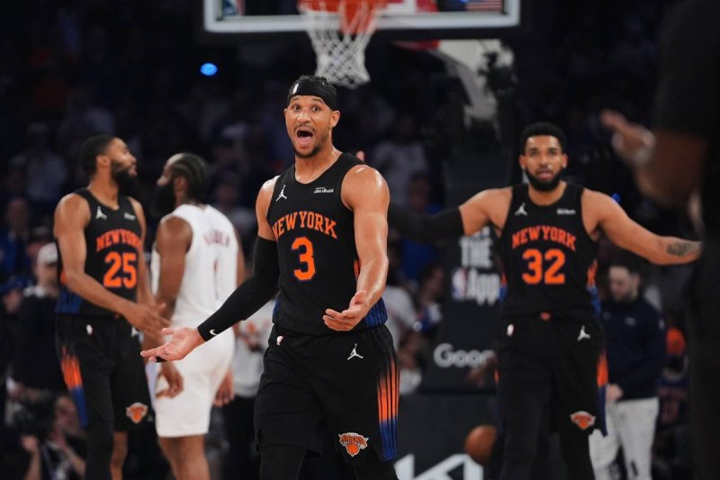 Second-half surge carries Knicks past Cavs for 2-0 NBA East lead