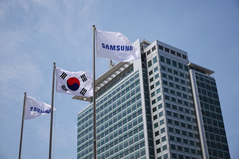 Samsung union to start vote on tentative wage deal