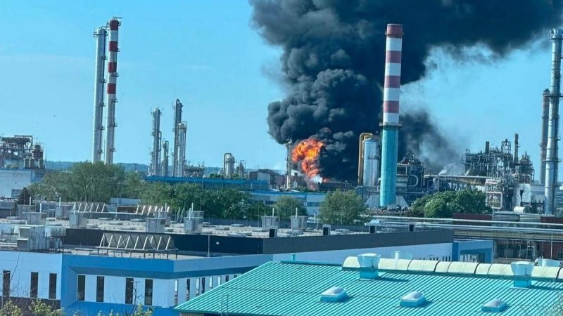 One dead, eight injured in Hungary's petrochemical plant explosion