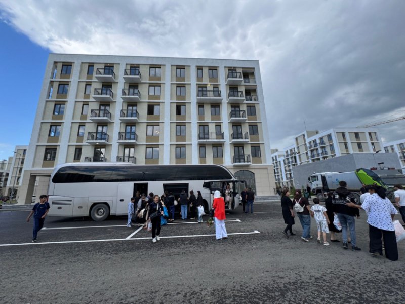   Ağdama növbəti köç karvanı çatıb: Sakinlərə yeni evlərinin açarları təqdim olundu  