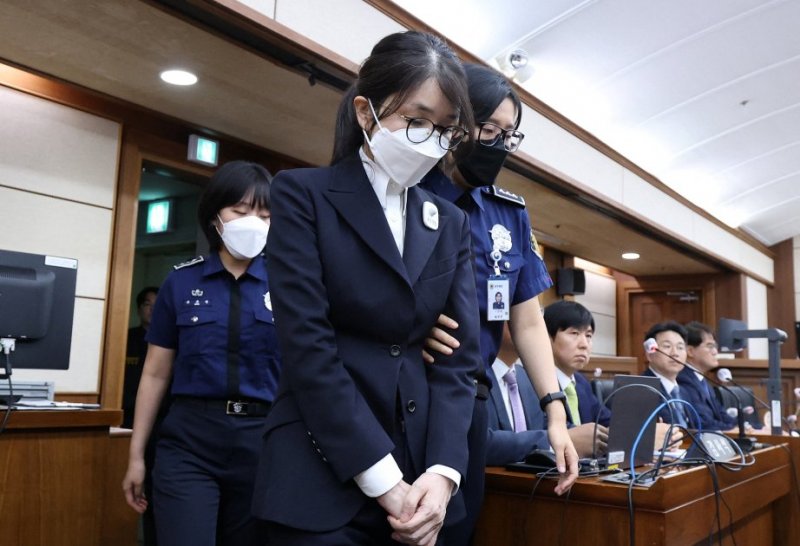 Presiding judge of former S. Korean first lady's appeals trial found dead