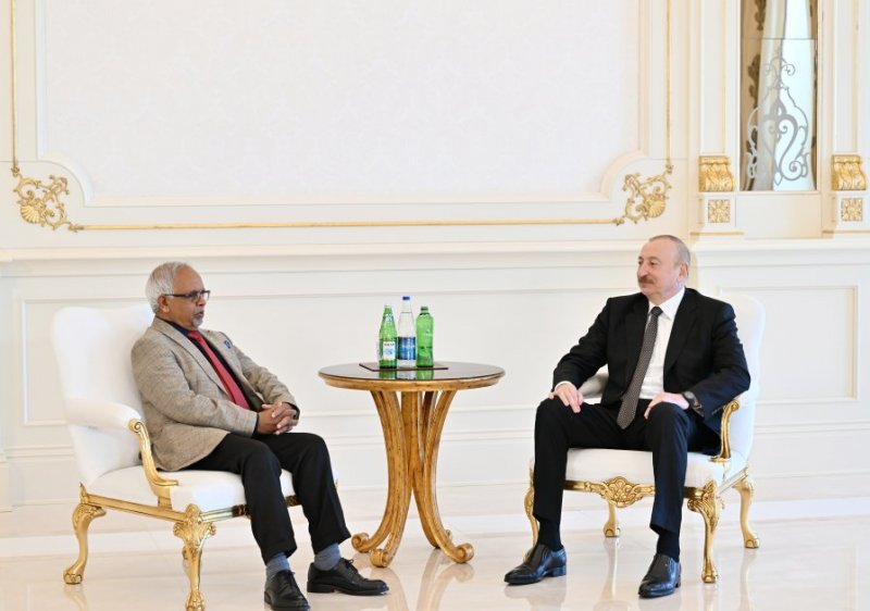 President Ilham Aliyev meets with President of Mauritius