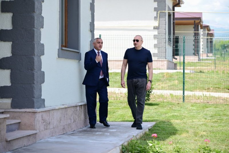 2026/05/2-1779964465.jpg + Prezident İlham Əliyev Xocalıda hərbi qulluqçular üçün nəzərdə tutulan fərdi evlərdə yaradılmış şəraitlə tanış olub News about - Prezident İlham Əliyev Xocalıda hərbi qulluqçular üçün nəzərdə tutulan fərdi evlərdə yaradılmış şəraitlə tanış olub