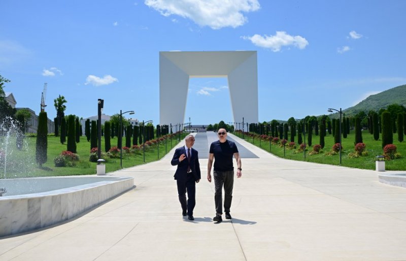 News about -   President Ilham Aliyev laid flowers in front of Victory Arch in Khankendi city  