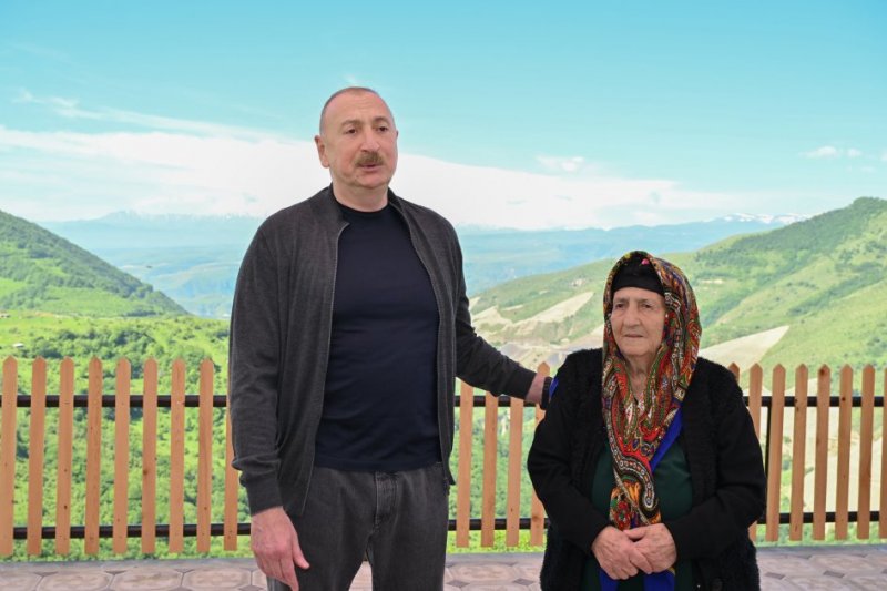 News about -   President Ilham Aliyev inspects progress of developments in Shusha's Boyuk Galaderesi village, meets with residents  