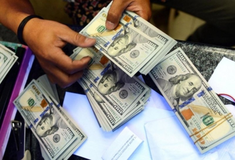 Azerbaijan’s external public debt drops