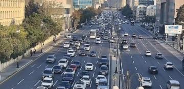 Bakının bəzi yollarında nəqliyyat sıxlığı müşahidə olunur