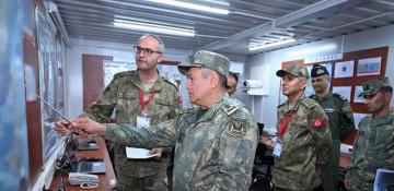 “EFES-2026” təlimi davam edir, general-leytenant Azər Əliyev əraziyə baxış keçirib