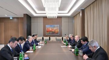   Prezident İlham Əliyev Özbəkistan Prezidenti Şavkat Mirziyoyevlə görüşüb  