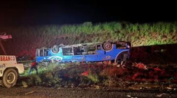 Braziliyada sərnişin avtobusu yük maşını ilə toqquşub, ölənlər var