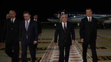Baş nazir Əli Əsədov Türkmənistana işgüzar səfər edib