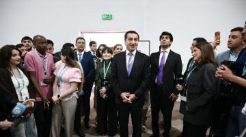 Azerbaijani presidential aide thanks media representatives covering WUF13