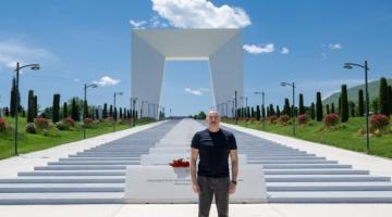   President Ilham Aliyev laid flowers in front of Victory Arch in Khankendi city  