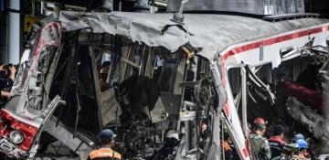 At least 4 killed in Indonesia train-car collision