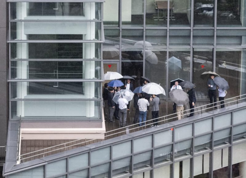 Typhoon Jangmi heads toward Japan's Kyushu after injuring 4 in Okinawa