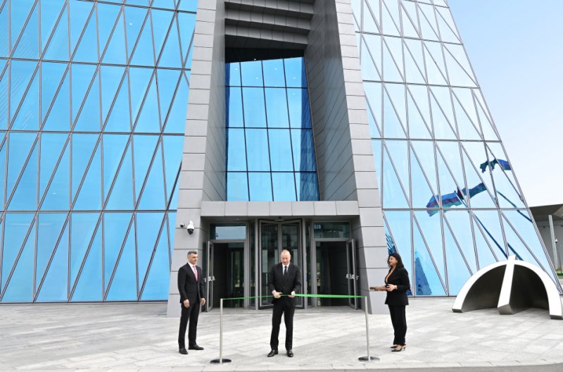   Prezident İlham Əliyev Mərkəzi Bankın yeni binasının açılışında iştirak edib  