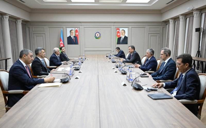 Baş nazir Əli Əsədov TDT ölkələrinin mərkəzi bank nümayəndələrini qəbul edib