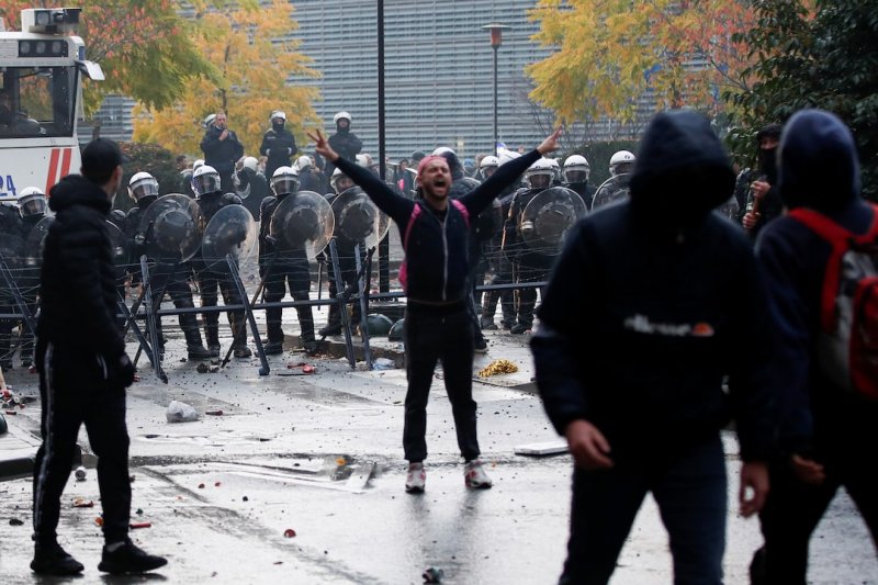 Brüsseldə polis və etirazçılar arasında qarşıdurma baş verib