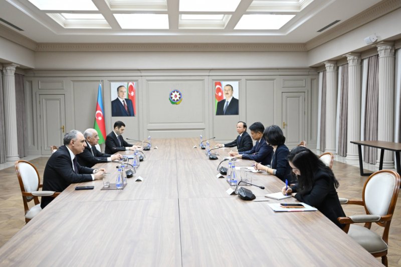 Baş nazir Əli Əsədov Vyetnamın Baş prokuroru ilə görüş keçirib