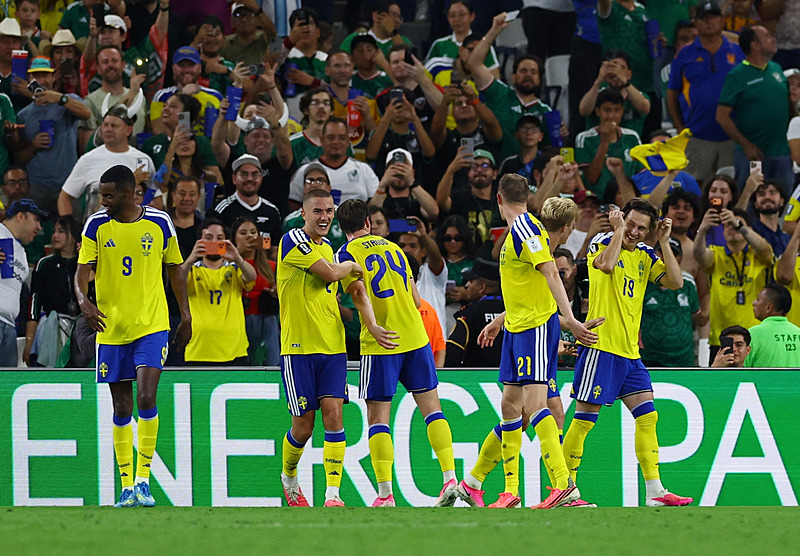 Sweden rout Tunisia 5-1 to launch World Cup campaign in style